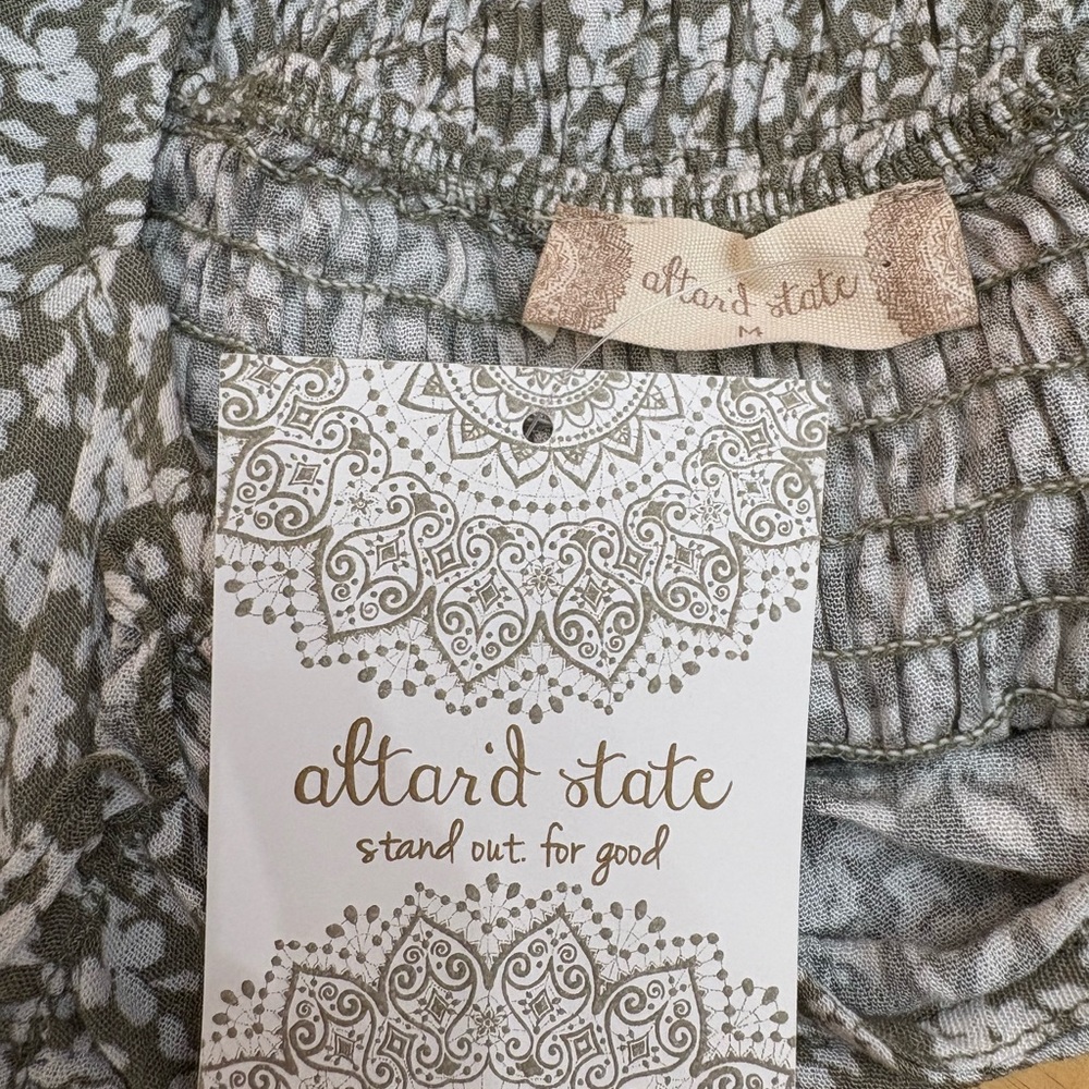 NWT long sleeve crop top - Picture 3 of 5